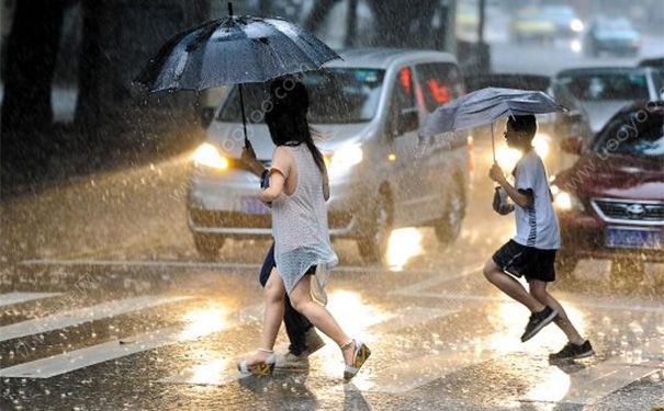 雨一直下怎么辦？天天下雨衣服都干不了(1)