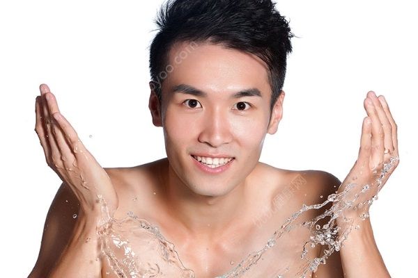 高中男生可以用護(hù)膚品嗎？高中男生如何護(hù)膚？(3)