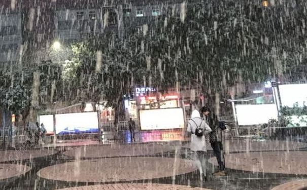 多地迎來(lái)下半年首場(chǎng)降雪，氣溫驟降要注意什么？(3)