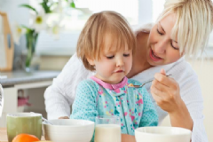 夏季給孩子吃什么蔬菜好？夏季孩子不宜吃哪些食物？[圖]