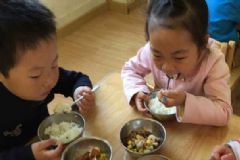 幼兒輔食添加注意事項有哪些？怎樣合理地給幼兒添加輔食[圖]