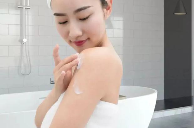 身體乳的好處有哪些？為什么涂身體乳會(huì)長(zhǎng)毛？