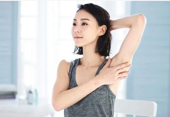 橄欖油能當身體乳嗎？身體乳需要涂腋下嗎？