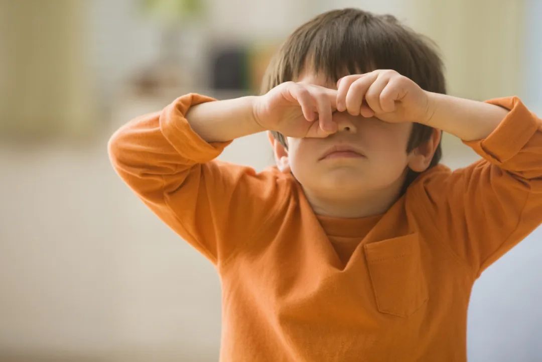 【合肥愛爾】孩子頻繁揉眼、眨眼，可能是過敏性結(jié)膜炎找上門